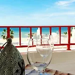 Seaside Serenity: 1br With Breathtaking Ocean View