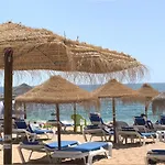 Seaside Serenity: 1br With Breathtaking Ocean View كوارتيرا