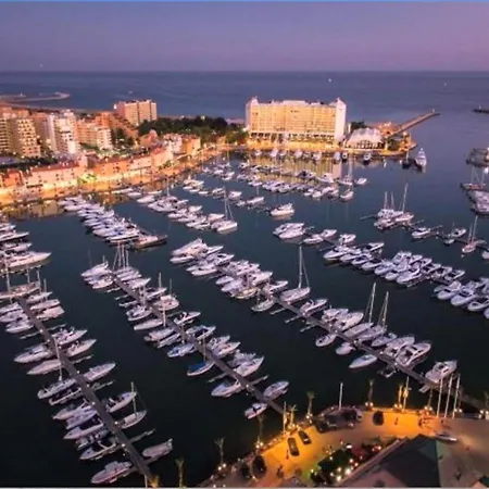 Seaside Serenity: 1br With Breathtaking Ocean View Апартаменты *