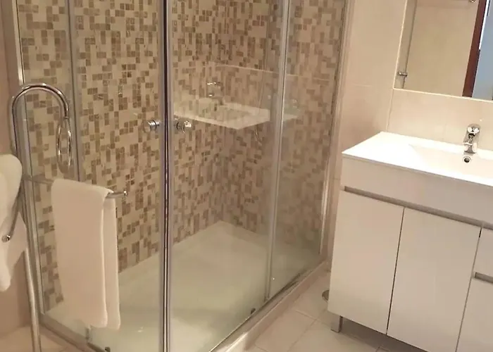 Seaside Serenity: 1br With Breathtaking Ocean View *