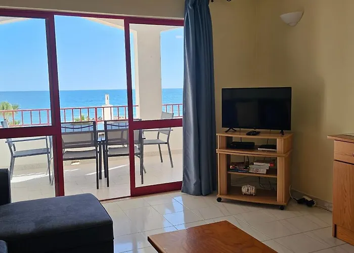 Apartamento Seaside Serenity: 1br With Breathtaking Ocean View