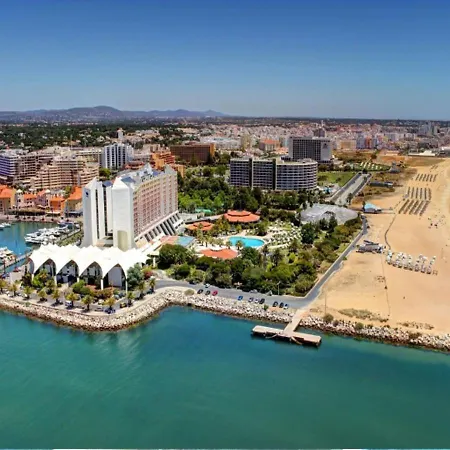 Appartement Seaside Serenity: 1br With Breathtaking Ocean View