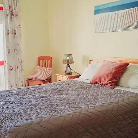 Seaside Serenity: 1br With Breathtaking Ocean View