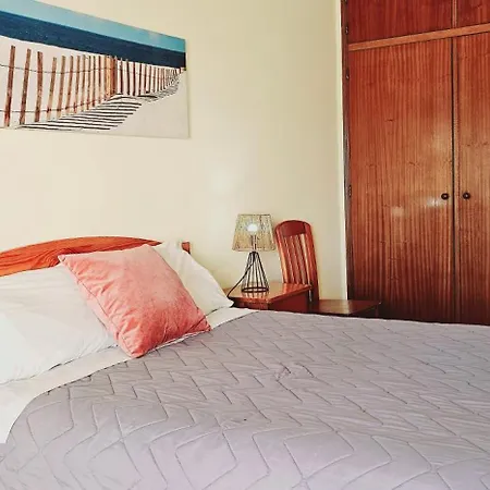 Seaside Serenity: 1br With Breathtaking Ocean View * Quarteira